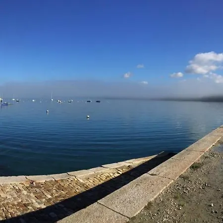 De La 2* Crozon